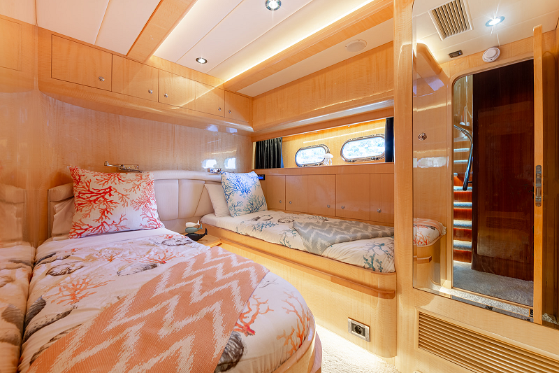 Ehthele_Yacht_Charter_Andratx_twin_double_cabin