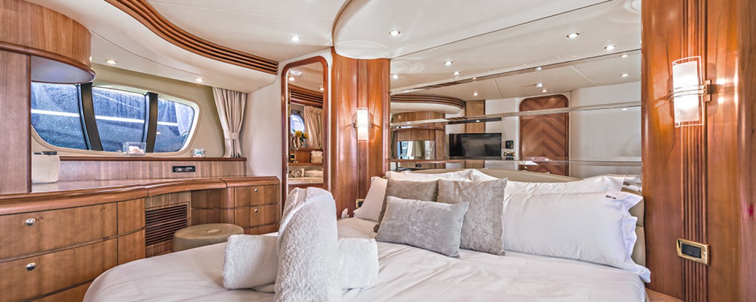 Azimut Yacht Charter in Mallorca