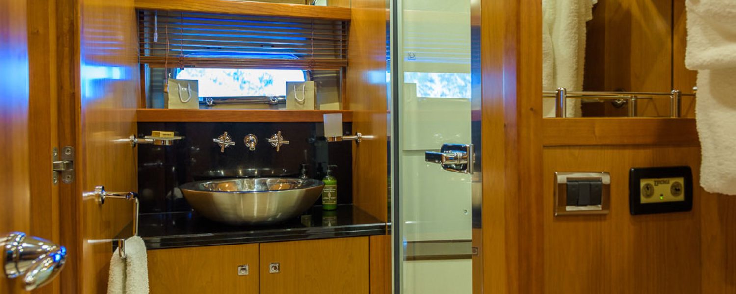interior-predatora-108-casino-royale-17